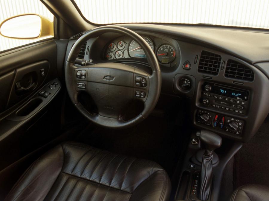  Chevrolet Monte Carlo 2000 года  (фото 3 из 8)